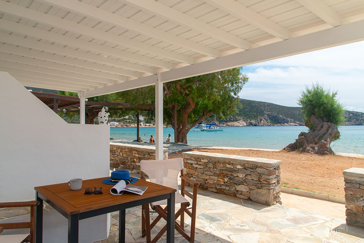 Cour avec vue sur la mer
