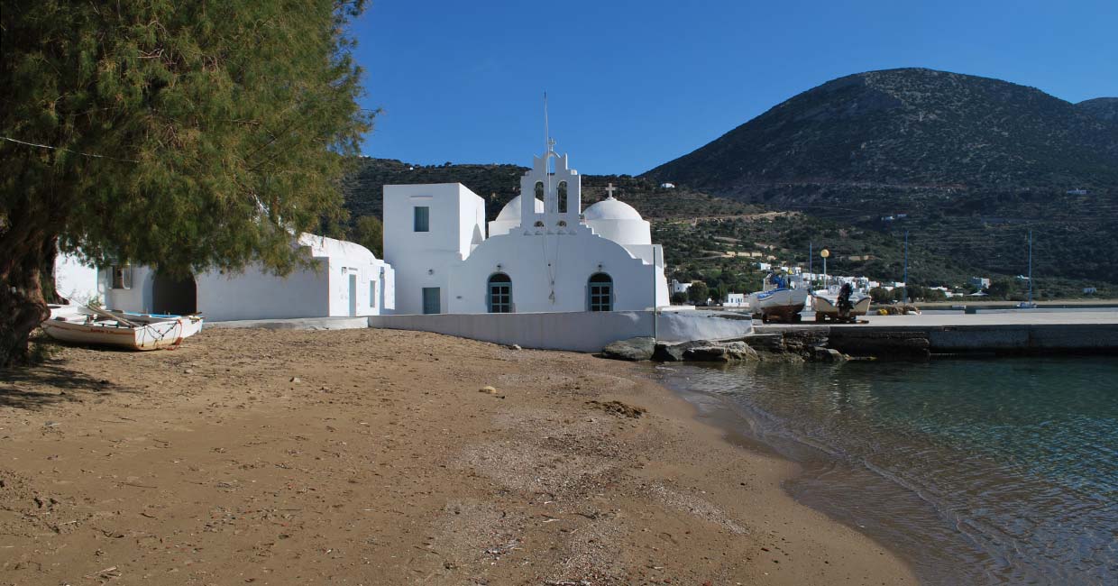 L'église de Taxiarchis à Vathi Sifnos
